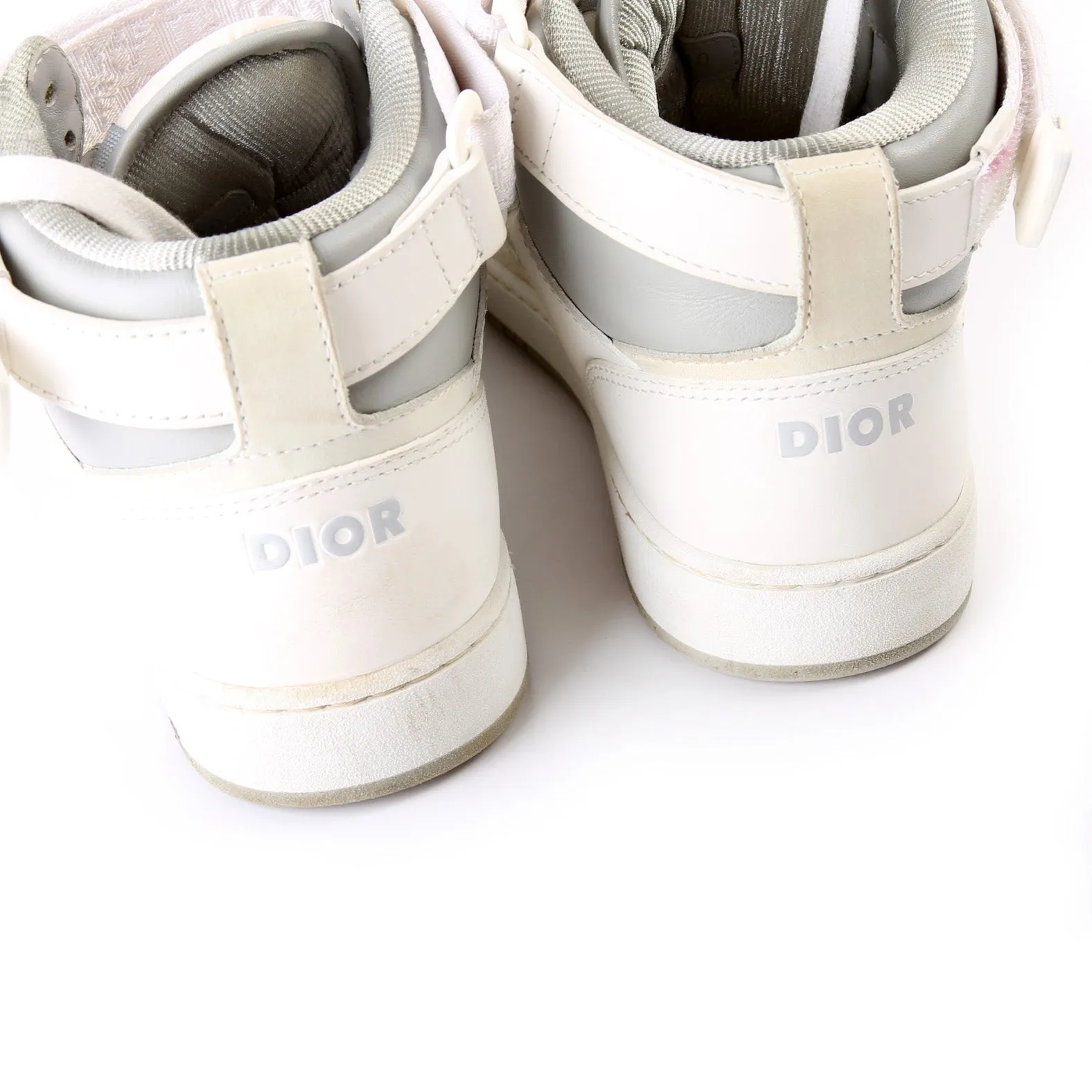 B27 Sneakers Size 40