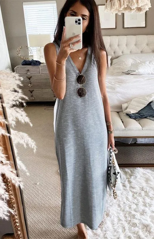 Eco-Conscious Vintage Halter Neck Summer Dress with Elegant Flair