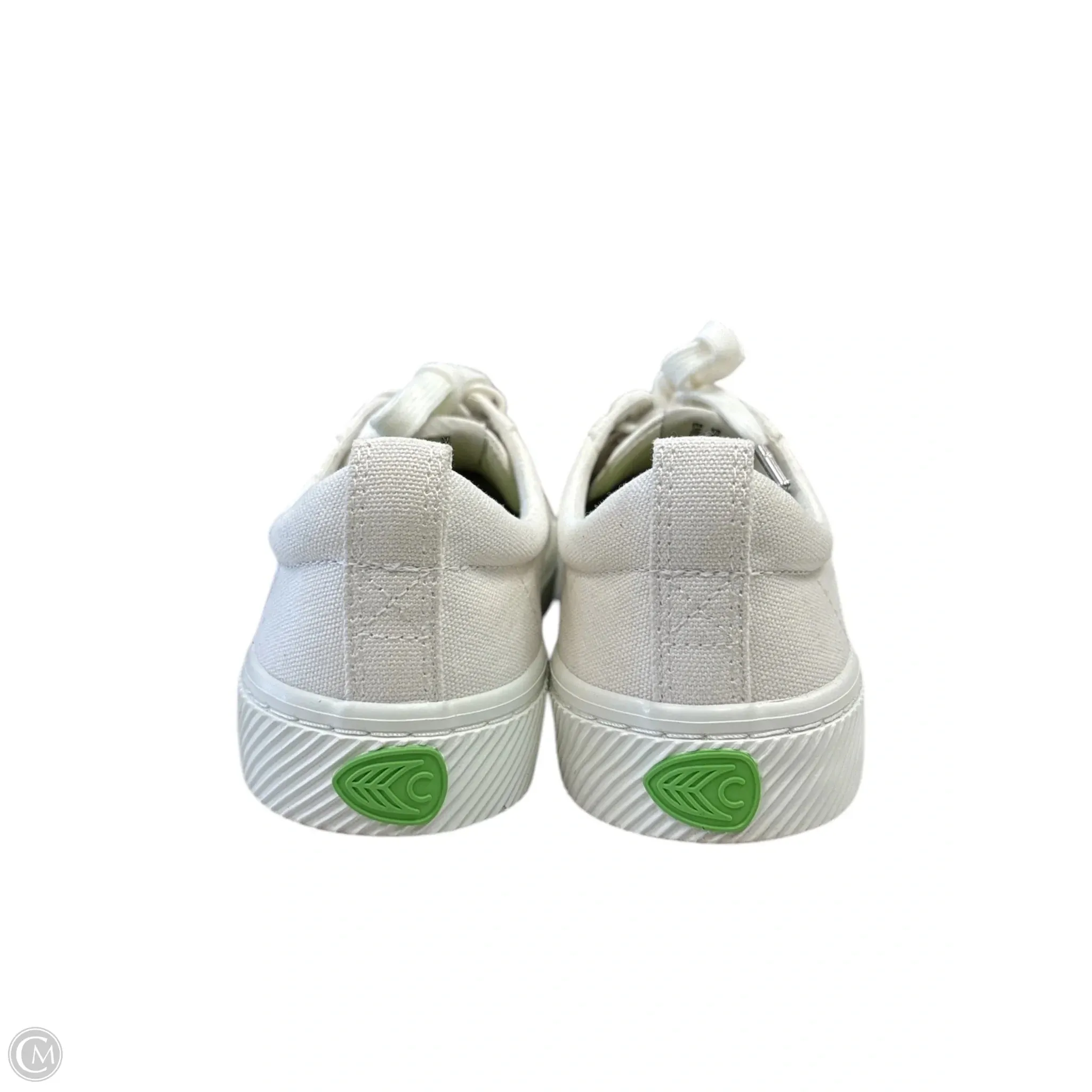 Shoes Flats By Cariuma In White, Size: 9