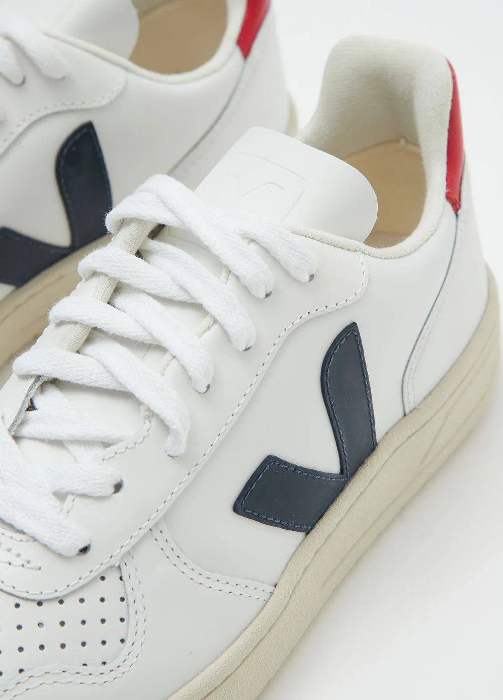 V-10 Sneakers